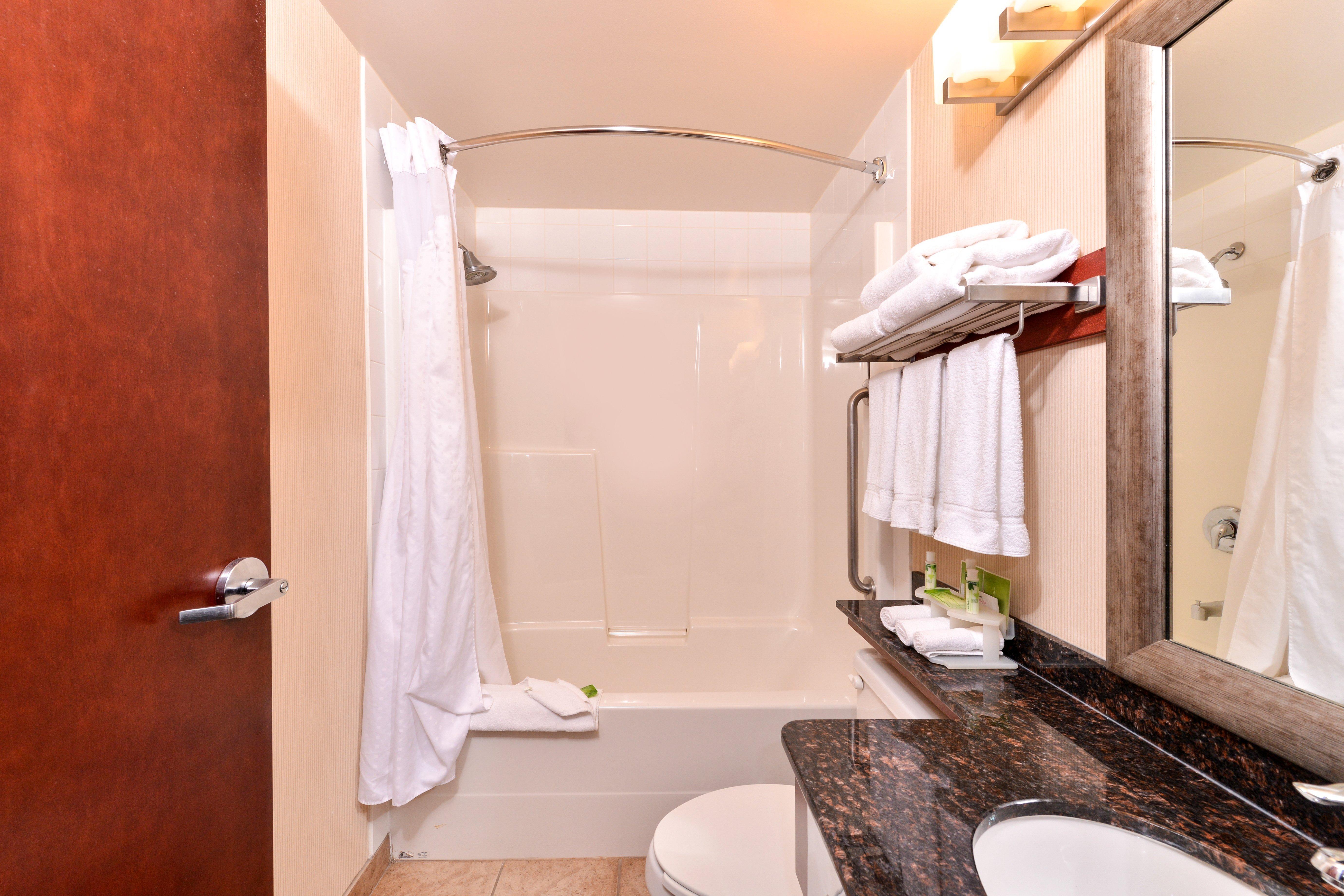 Holiday Inn Express Edmonton North By Ihg Bagian luar foto