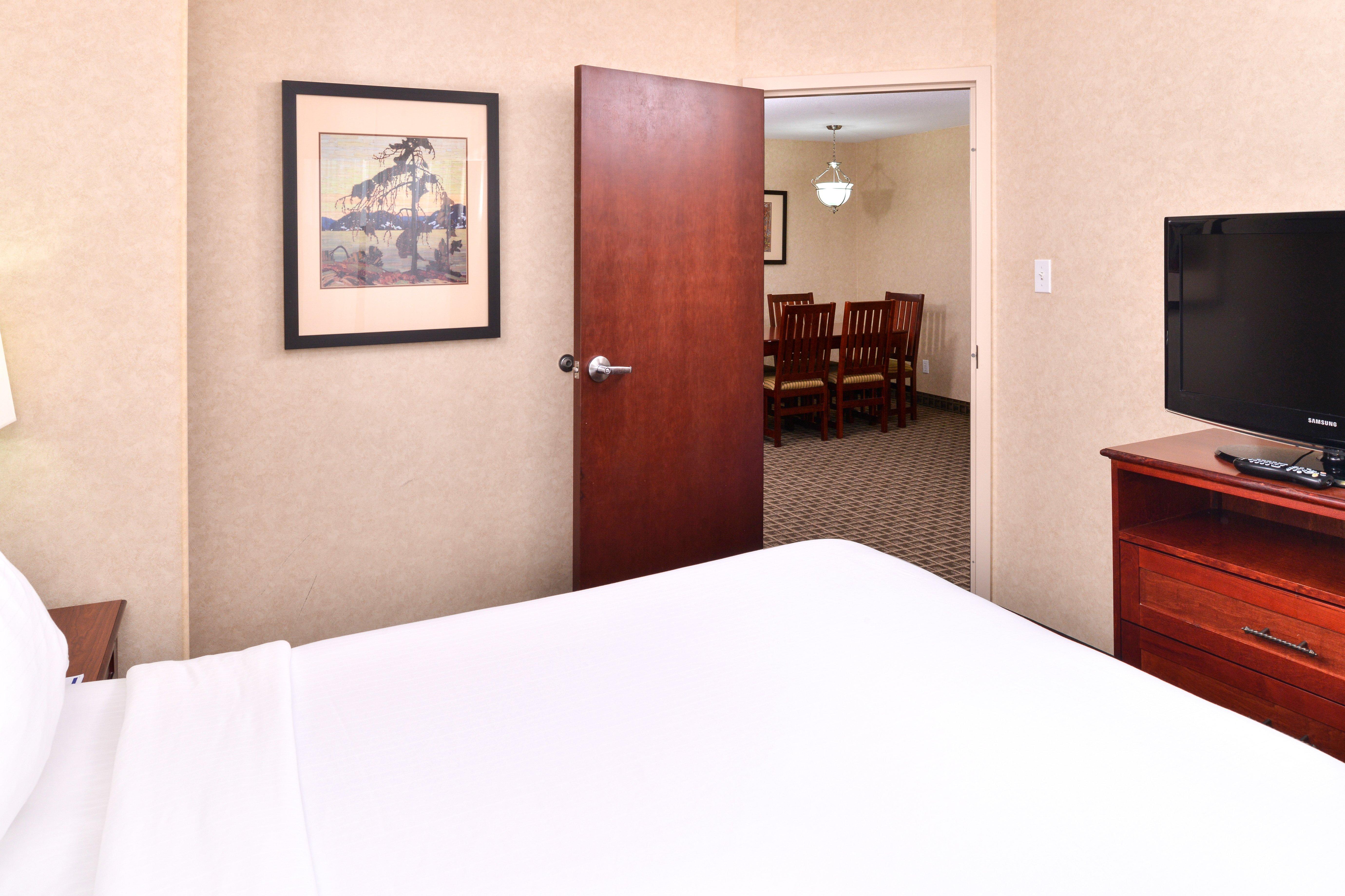 Holiday Inn Express Edmonton North By Ihg Bagian luar foto