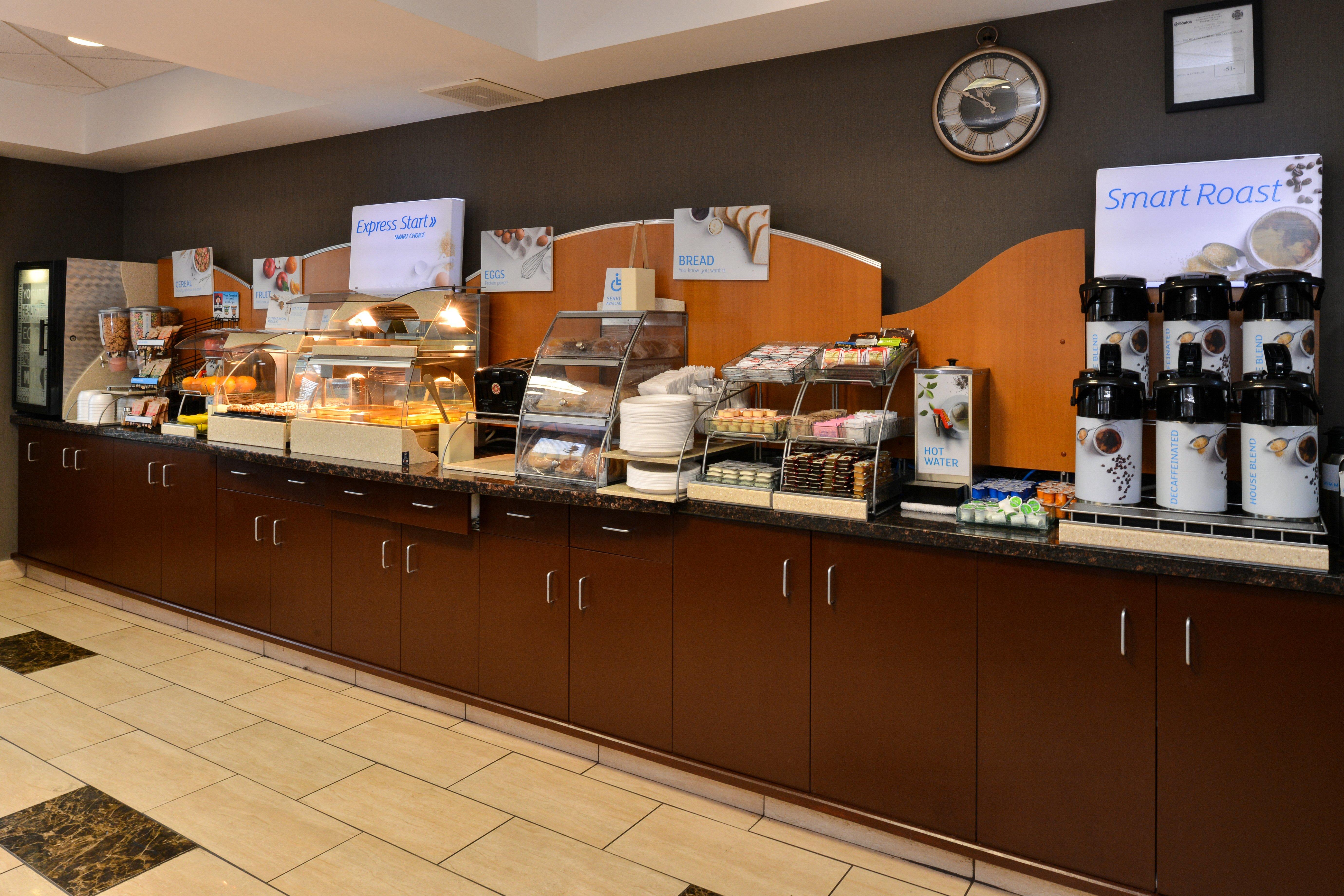 Holiday Inn Express Edmonton North By Ihg Bagian luar foto