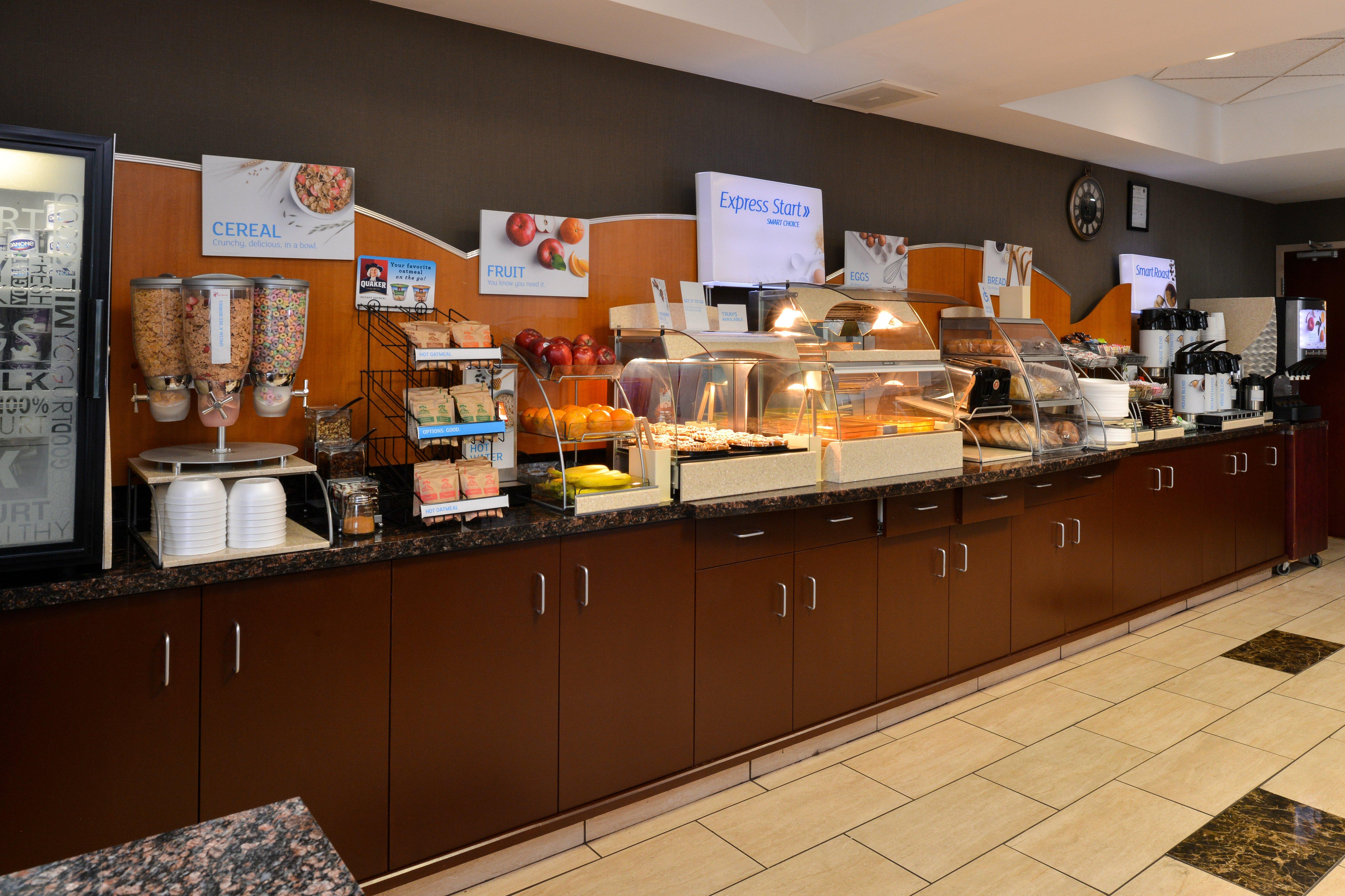 Holiday Inn Express Edmonton North By Ihg Bagian luar foto