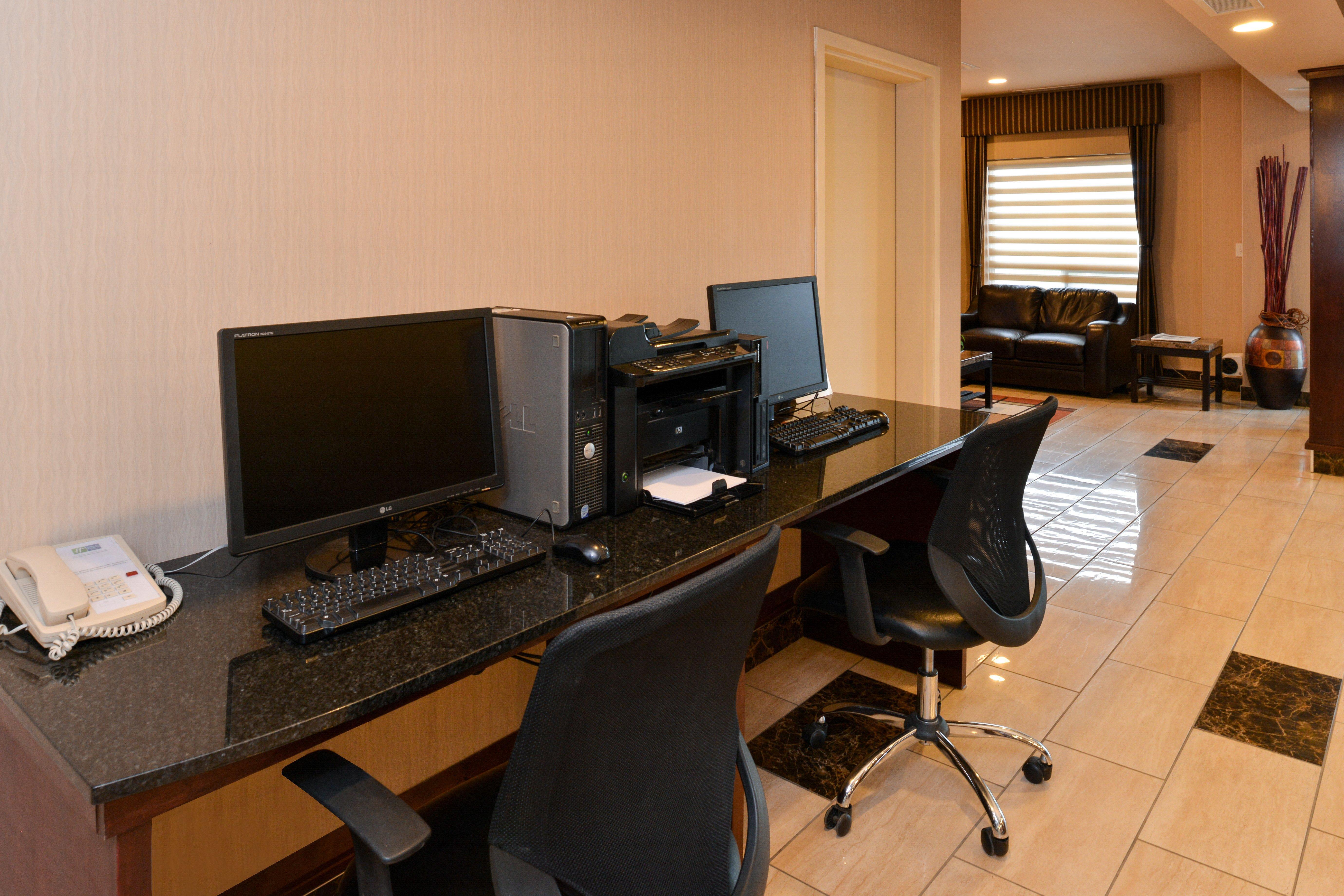 Holiday Inn Express Edmonton North By Ihg Bagian luar foto
