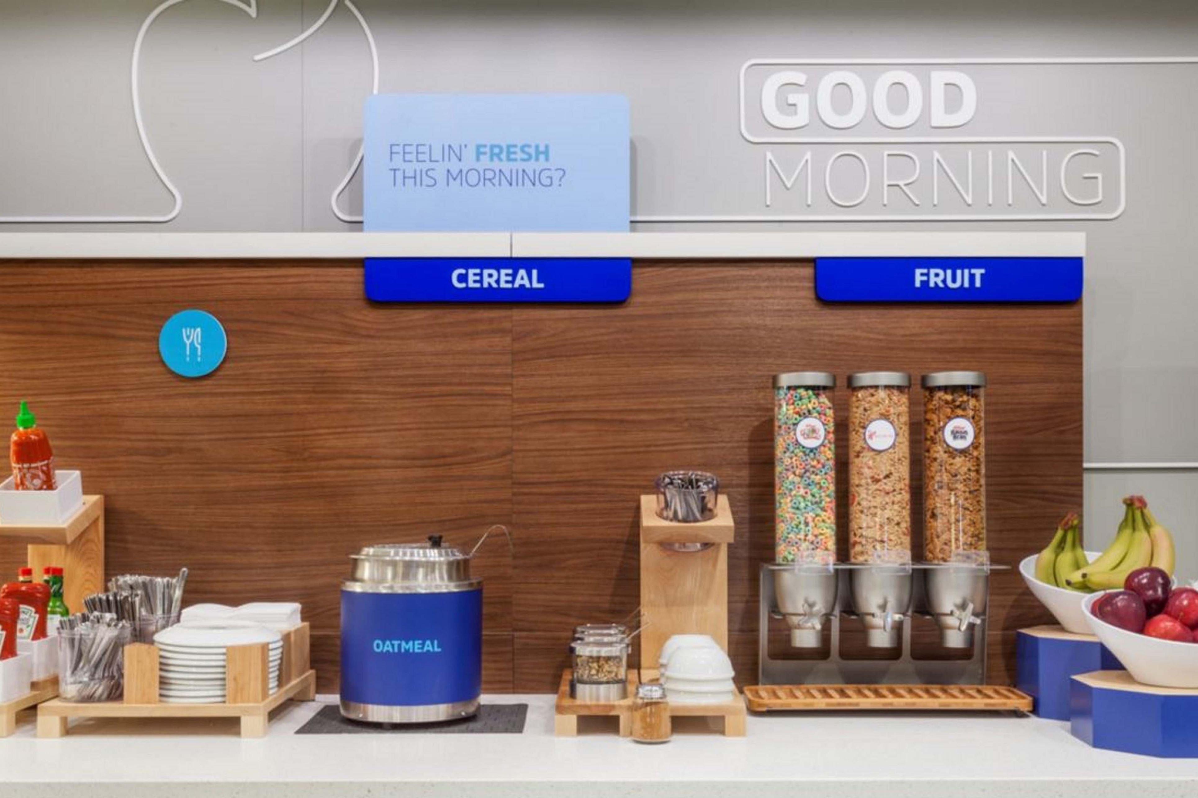 Holiday Inn Express Edmonton North By Ihg Bagian luar foto