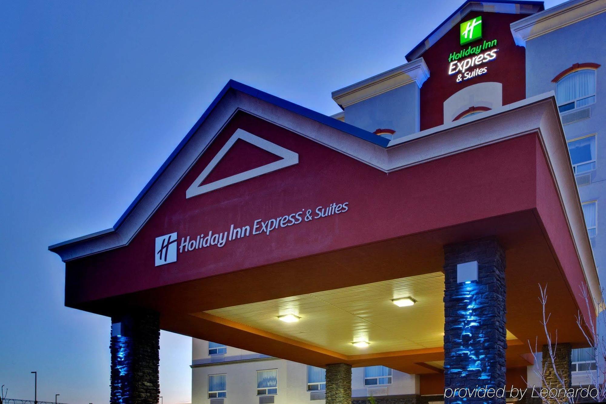 Holiday Inn Express Edmonton North By Ihg Bagian luar foto