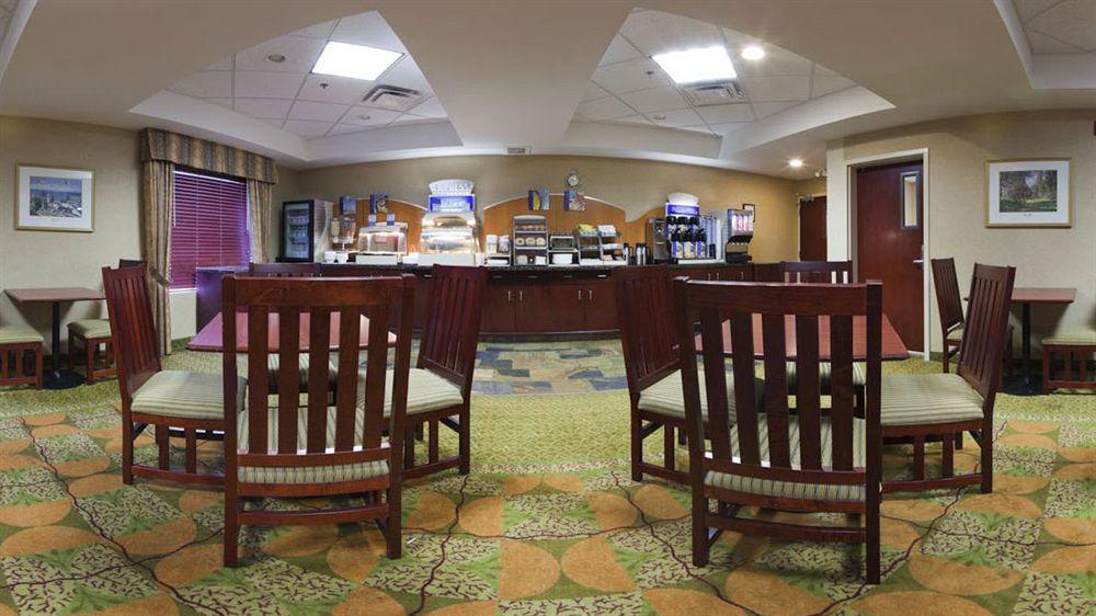 Holiday Inn Express Edmonton North By Ihg Bagian luar foto